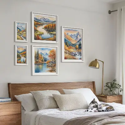 Montagne autunnali, fiumi e case quadro rappresentante paesaggio autunnale con cornice polittico