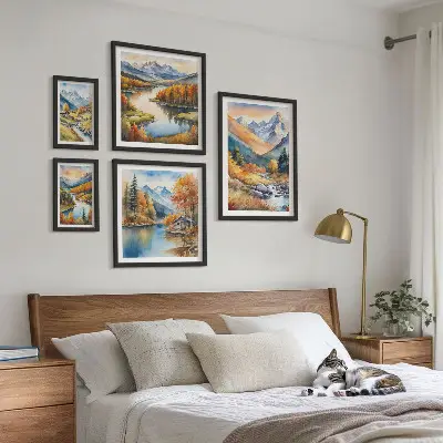 Montagne autunnali, fiumi e case quadro rappresentante paesaggio autunnale con cornice polittico