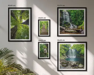 Paesaggi verdi di cascate con cornice