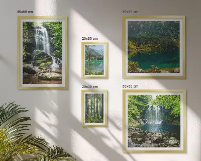 Set di 5 quadri con cascata e paesaggio forestale naturale