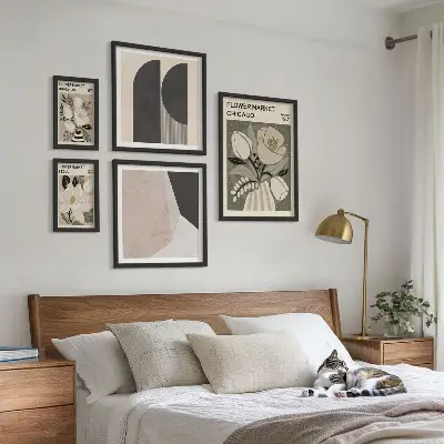 Set di quadri incorniciati con composizioni floreali eleganti