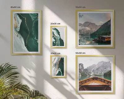 Set di 5 quadri con paesaggi verdi, acqua e montagne