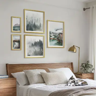 Set di 5 quadri con paesaggi montani, casette e acqua