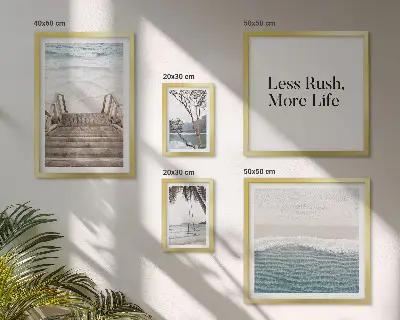 Polittico con cornice raffigurante spiagge con vista mare e atmosfera pacifica