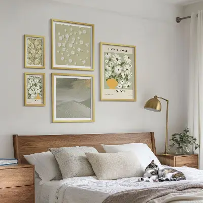 Set di 5 quadri con motivi floreali urbani