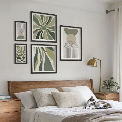 Set di 5 quadri decorazione con eleganti astrazioni e elementi vegetali
