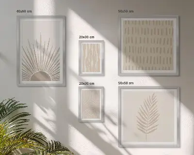Polittico con cornice con eleganti decorazioni geometriche ispirate alla natura