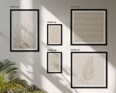 Polittico con cornice con eleganti decorazioni geometriche ispirate alla natura