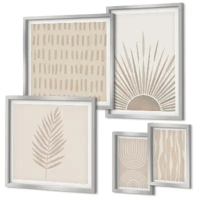 Polittico con cornice con eleganti decorazioni geometriche ispirate alla natura