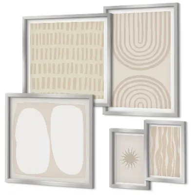 Polittico con cornice con eleganti forme astratte