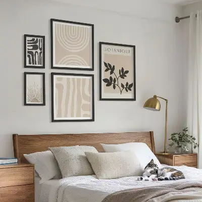 Set di 5 quadri con eleganti motivi vegetali in tonalità neutre