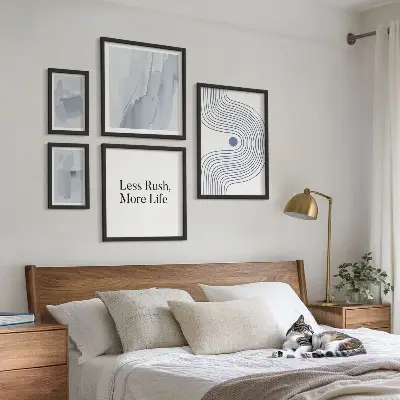 Set di quadri incorniciati con grafica moderna e minimalista