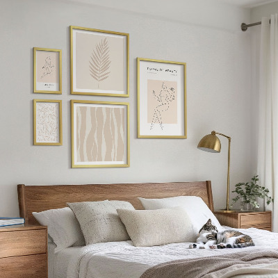 Polittico con cornice Grafica elegante raffigurante donne e piante.