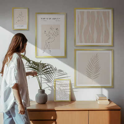 Polittico con cornice Grafica elegante raffigurante donne e piante.