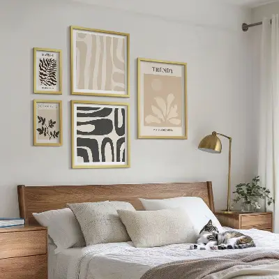 Set di quadri incorniciati con eleganti motivi decorativi vegetali