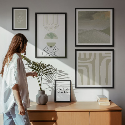 Set di quadri incorniciati Eleganti grafiche naturalistiche dai toni pastello.
