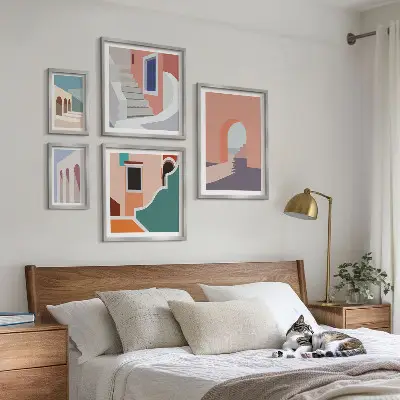 Set di quadri incorniciati con grafica architettonica pastello