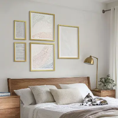 Set di 5 quadri con motivi a stringa e strutture luminose