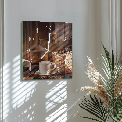 Quadrato orologio quadrato in vetro Una tazza di caffè