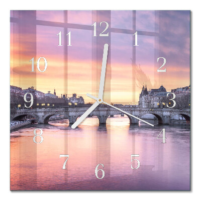 Quadrato orologio Una città sul fiume