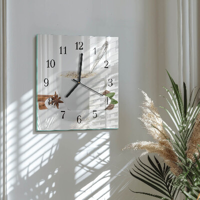 Orologio quadrato in vetro Una tazza di anice