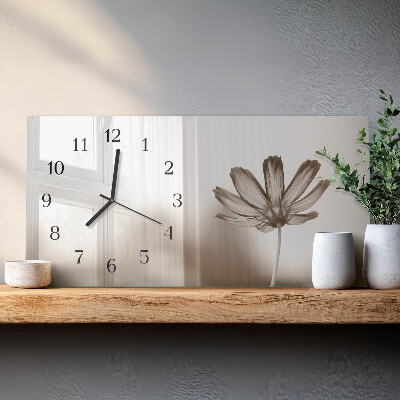 Orizzontale orologio da parete È sbocciato un fiore