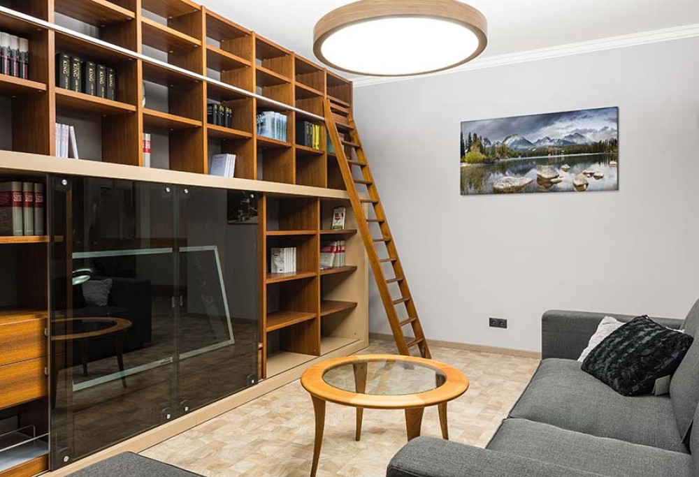 decorazioni sugli scaffali