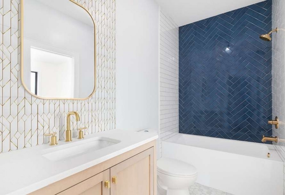 piastrelle per un piccolo bagno